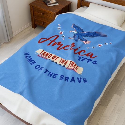 Patriotic Velveteen Plush Blanket - Cozy Throw for Independence Day, Home Decor, Gifts for Veterans and Holidays, Comfort for All Seasons